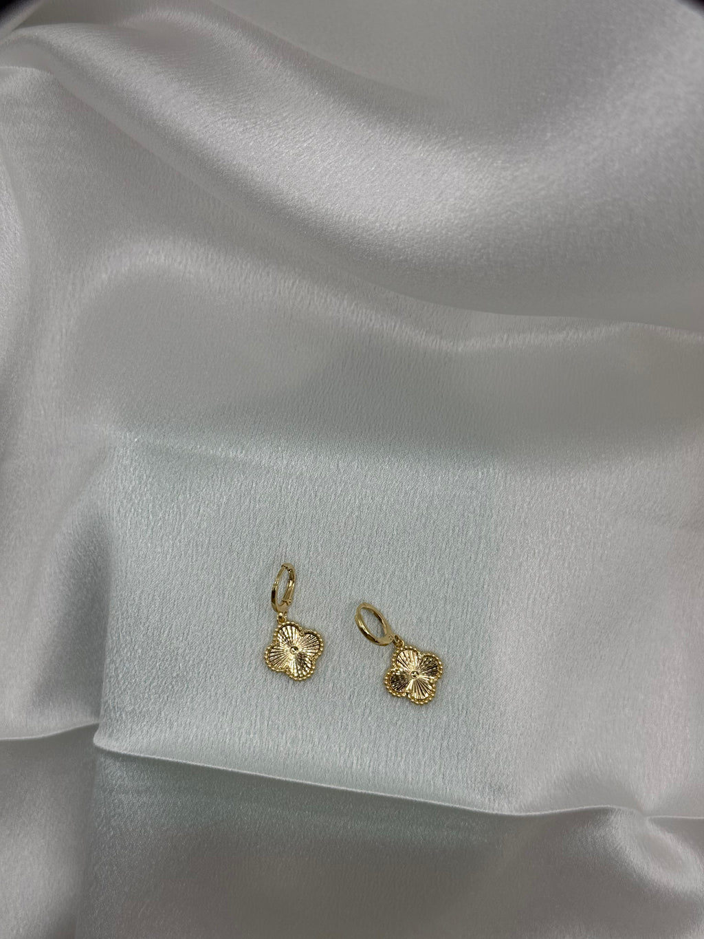 Queen Clove Earrings